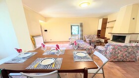Spoleto Storico Spacious City House - Car Unnecessary - Wifi - Sleeps 10