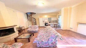 Spoleto Storico Spacious City House - Car Unnecessary - Wifi - Sleeps 10