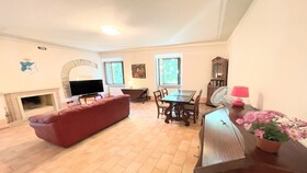 Spoleto Storico Spacious City House - Car Unnecessary - Wifi - Sleeps 10