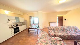 Spoleto Storico Spacious City House - Car Unnecessary - Wifi - Sleeps 10