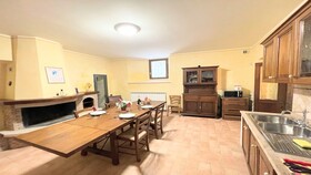 Spoleto Storico Spacious City House - Car Unnecessary - Wifi - Sleeps 10