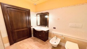 Spoleto Storico Spacious City House - Car Unnecessary - Wifi - Sleeps 10