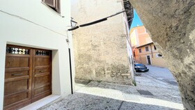 Spoleto Storico Spacious City House - Car Unnecessary - Wifi - Sleeps 10