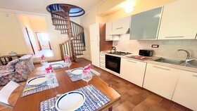 Spoleto Storico Spacious City House - Car Unnecessary - Wifi - Sleeps 10
