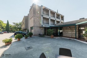Garden Hotel
