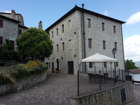 Castello Izzalini Todi Resort