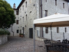 Castello Izzalini Todi Resort