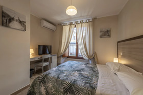 Flora Hotel