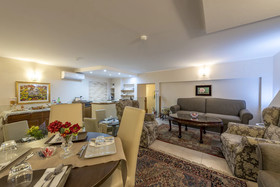 Flora Hotel