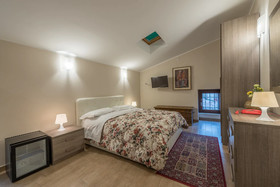 Flora Hotel