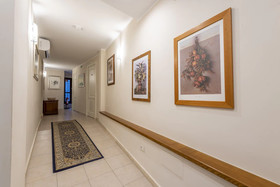 Flora Hotel