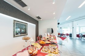 Seven Park Hotel
