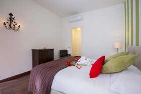 The Square Apartment