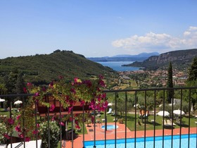 Boffenigo Panorama & Experience Hotel