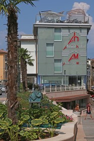 Happy Hotel Atelier Gardone Riviera Centro & Beach