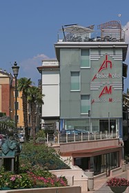 Happy Hotel Atelier Gardone Riviera Centro & Beach