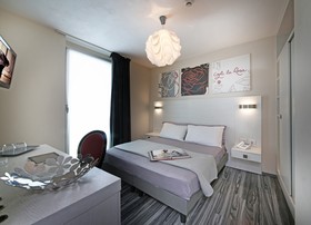 Happy Hotel Atelier Gardone Riviera Centro & Beach