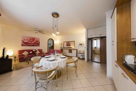 Rosalinde House