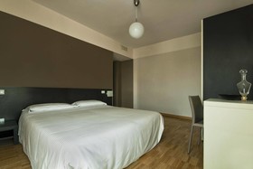 Vialeromadodici Rooms & Apartments