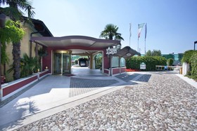 Vip's Motel