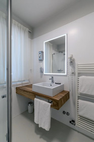 Hi Hotels Torbole Pool & Spa