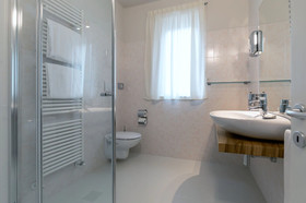 Hi Hotels Torbole Pool & Spa