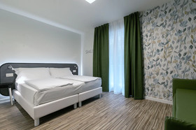 Hi Hotels Torbole Pool & Spa
