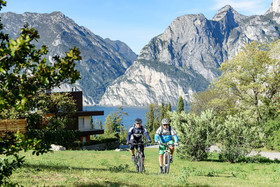 Hi Hotels Torbole Pool & Spa