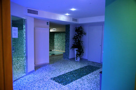 Hi Hotels Torbole Pool & Spa