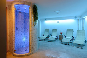 Hi Hotels Torbole Pool & Spa