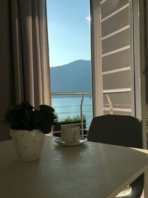 Tramonti E Lago