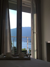 Tramonti E Lago