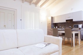 Polpenazze Halldis Apartments