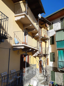Azzurra E Lilla