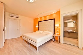 Hotel Kristal Palace