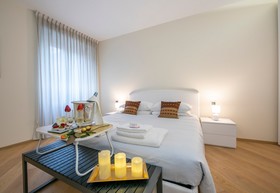 Les Suites Di Sara