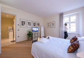 Les Suites Di Sara