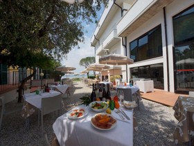 Hotel Saviola