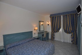 Cavour 30TRE - Hotel Moderno