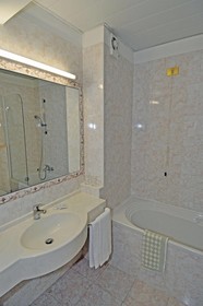 Cavour 30TRE - Hotel Moderno