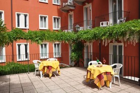 Cavour 30TRE - Hotel Moderno