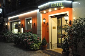 Cavour 30TRE - Hotel Moderno