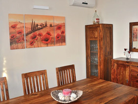 Villa Sybille With Pool And Lake View