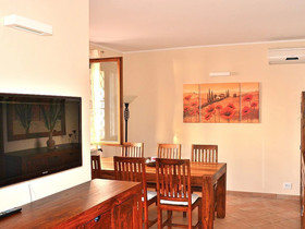 Villa Sybille With Pool And Lake View