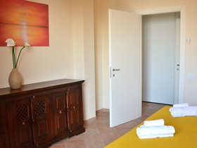 Villa Sybille With Pool And Lake View