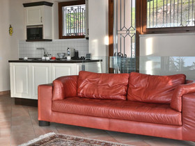 Villa Sybille With Pool And Lake View