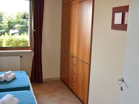 Villa Sybille With Pool And Lake View