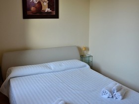 Villa Sybille With Pool And Lake View