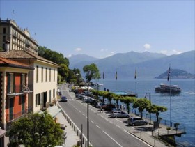 Azalea Hotel & Restaurant Cafe