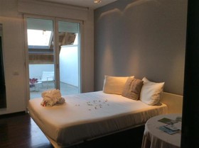 15.92 Hotel
